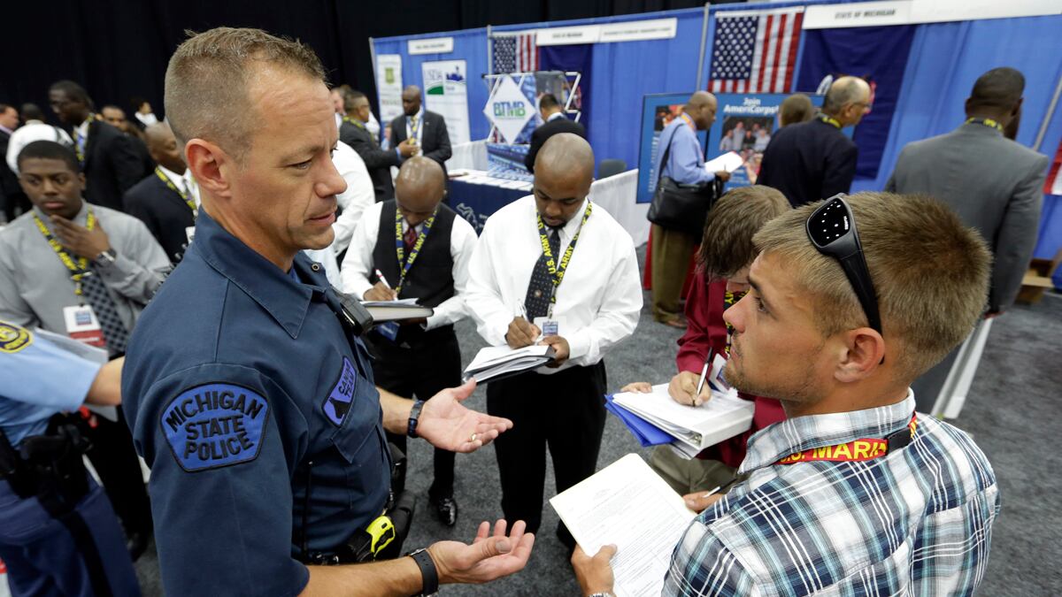 articles/2012/07/01/in-the-shit-despite-noble-effort-jobs-and-vets-elude-each-other-in-detroit/veteran-detroit-job-fair-buzzell_byshxe