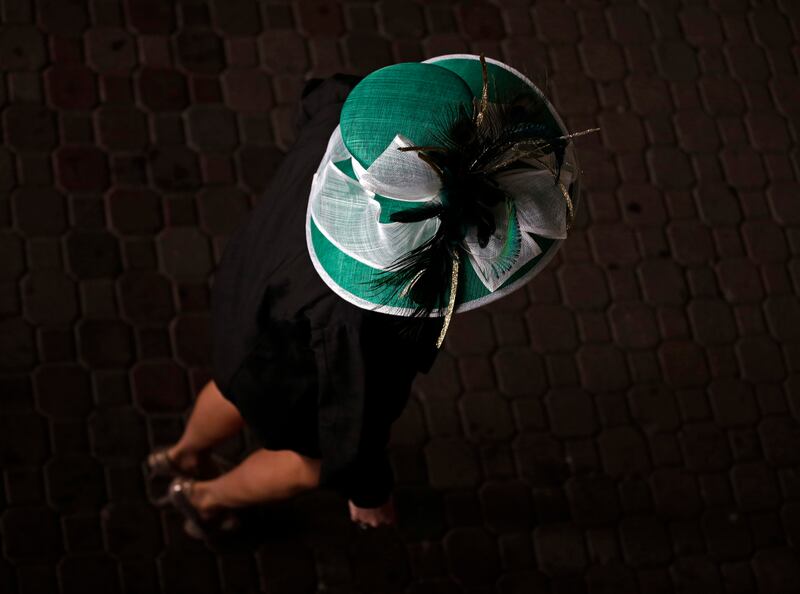 galleries/2013/05/05/hats-of-the-kentucky-derby-from-elegant-to-whacky0/derby-hats-08_uogieg