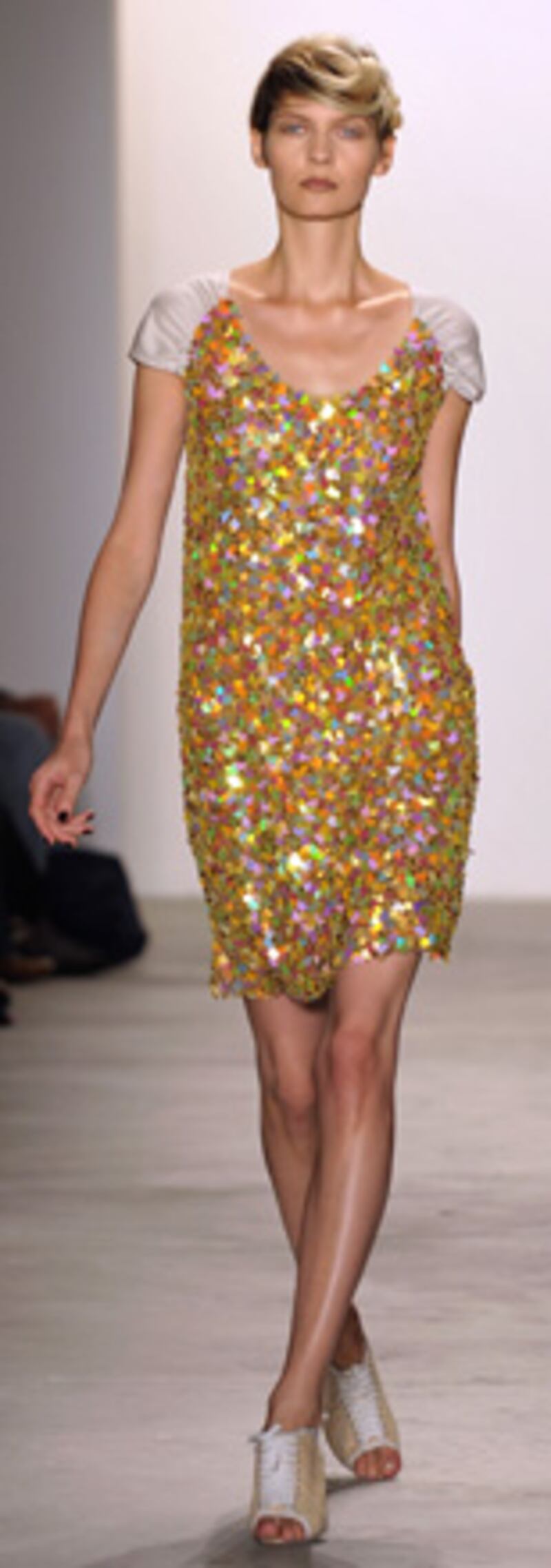 galleries/2009/09/13/ny-fashion-week-day-4/fashion---day-4---19_itj3bl