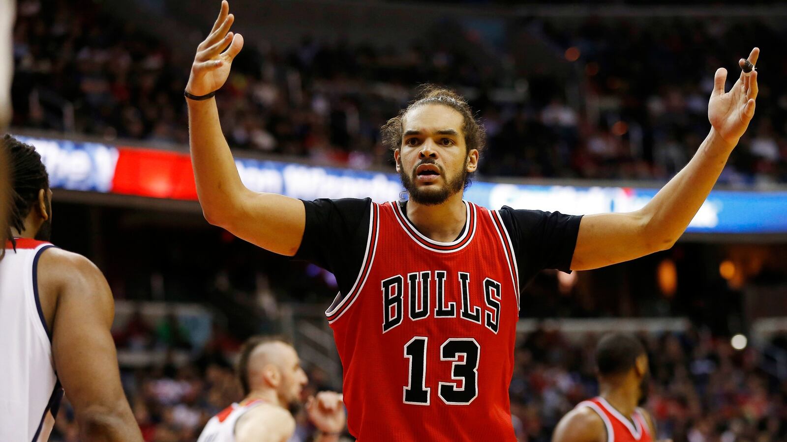 cheats/2016/09/30/nba-player-skips-dinner-with-army-cadets/160930-joakim-noah-cheat_qp6hsz