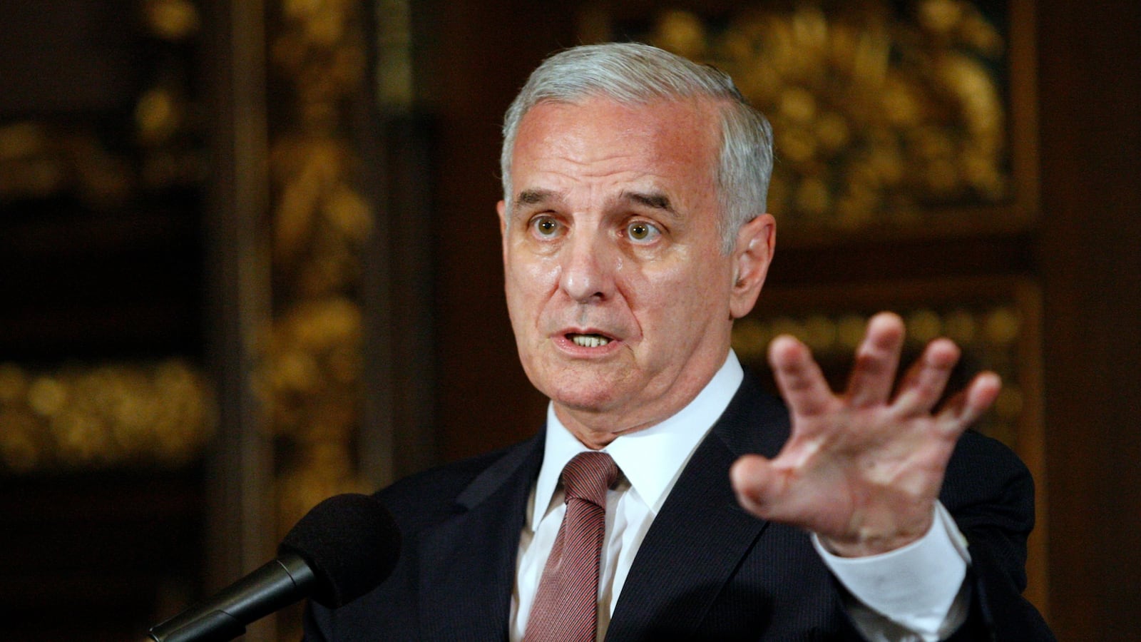 cheats/2016/07/07/mn-gov-philando-castile-would-be-alive-if-he-were-white/160707-mark-dayton2-cheat_htiyvc