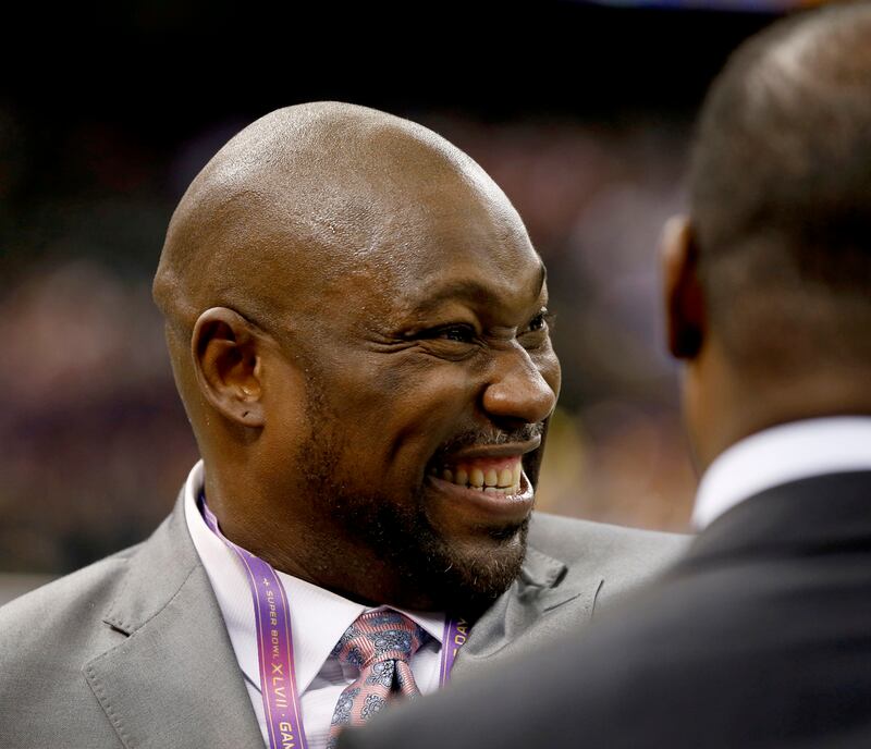 galleries/2013/02/04/katharine-mcphee-jennifer-hudson-more-celebrities-at-super-bowl-xlvii-photos/130203-super-bowl-stars-warren-rapp_lf6wek