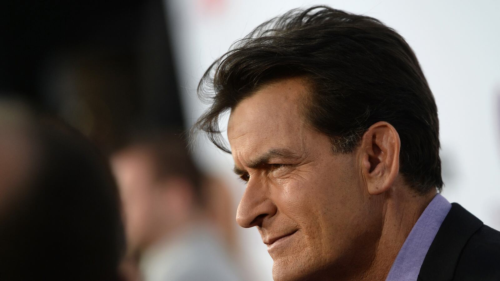 cheats/2013/05/25/charlie-sheen-gets-in-touch-with-his-roots/130525-charlie-sheen-cheat_bobtet