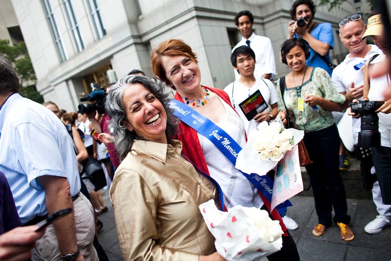 galleries/2011/07/24/new-york-gets-hitched/gay-marriage2357_odoqbz