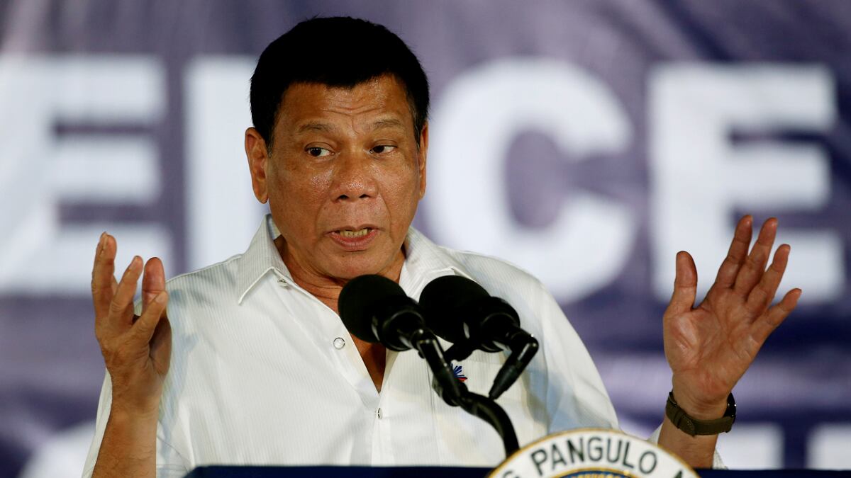 cheats/2016/12/29/philippines-duterte-i-ve-thrown-a-man-from-helicopter/161229-duterte-cheat_o8docx