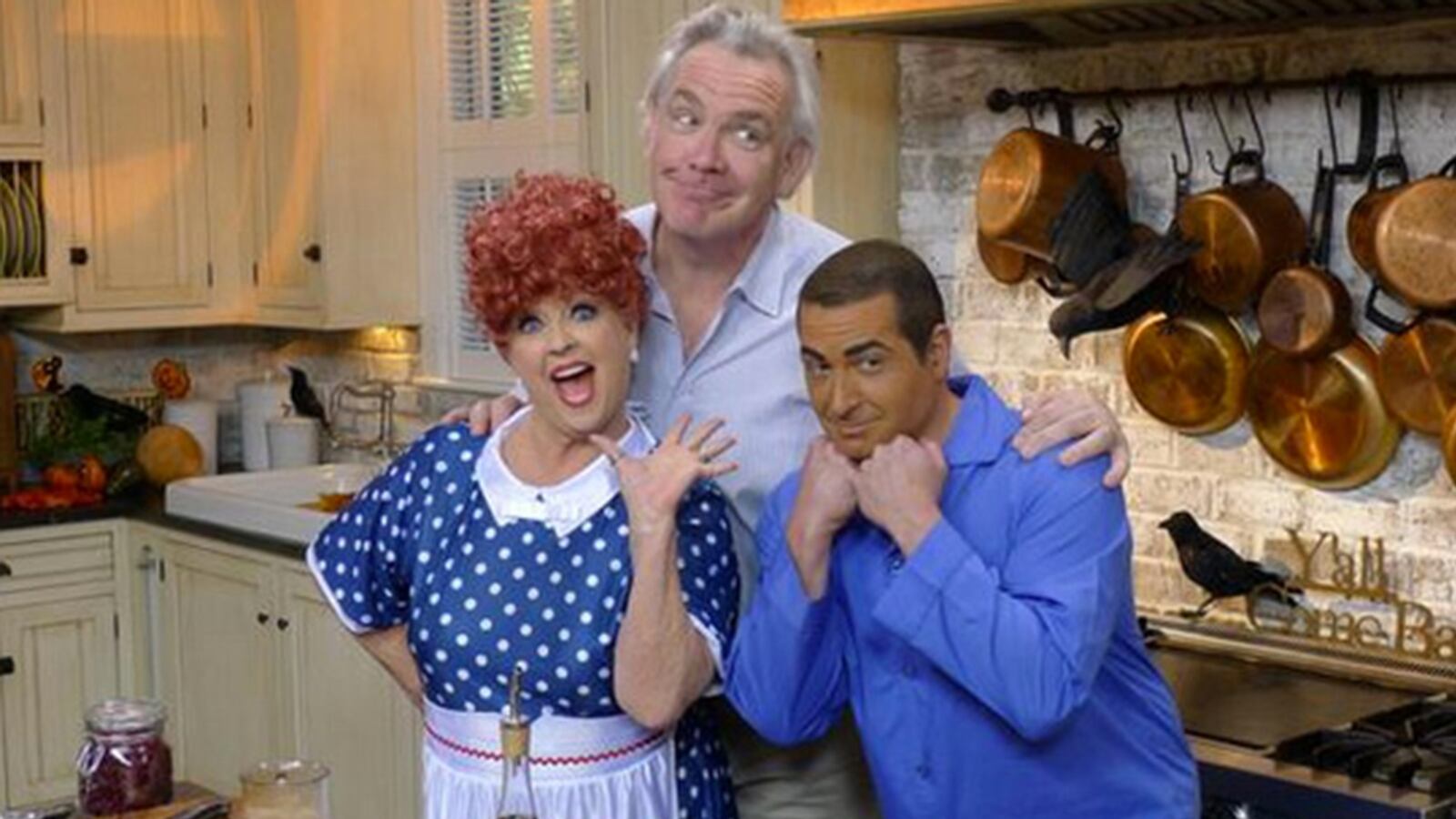 cheats/2015/07/07/paula-deen-s-son-posed-in-brownface/150707-paula-dean-cheat_oajhzg