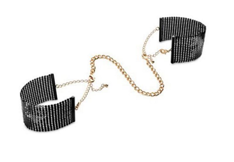 articles/2016/02/04/kim-kardashian-s-valentine-s-day-massacre/160203-crocker-kimk-guide-embed-4_zivwxv