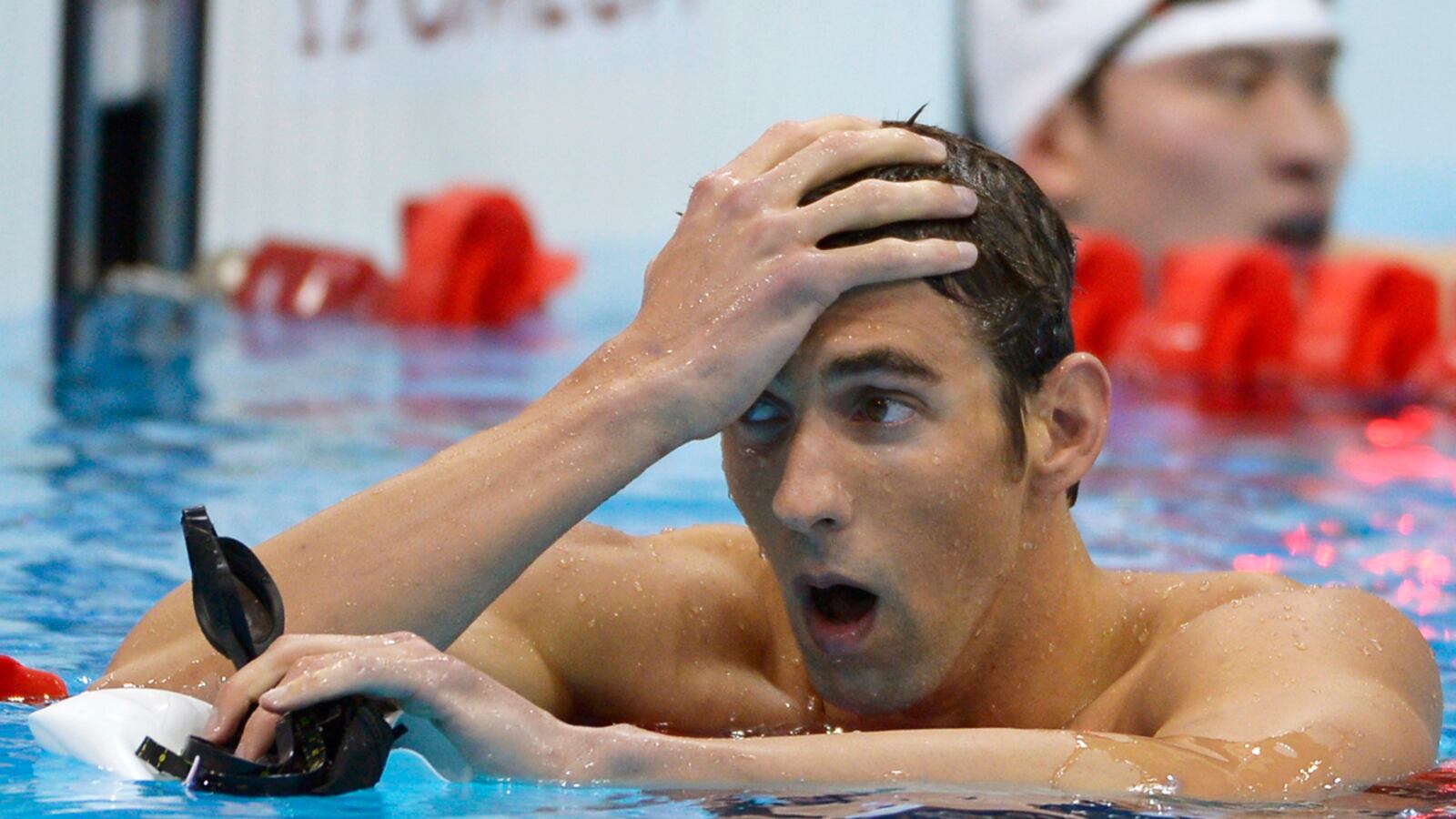 cheats/2012/07/28/phelps-almost-misses-final-cut-off/phelps-400-meter-im-cheat_by93q4