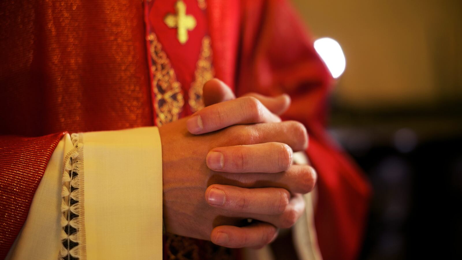 180917-melendex-priest-hero_ducso7