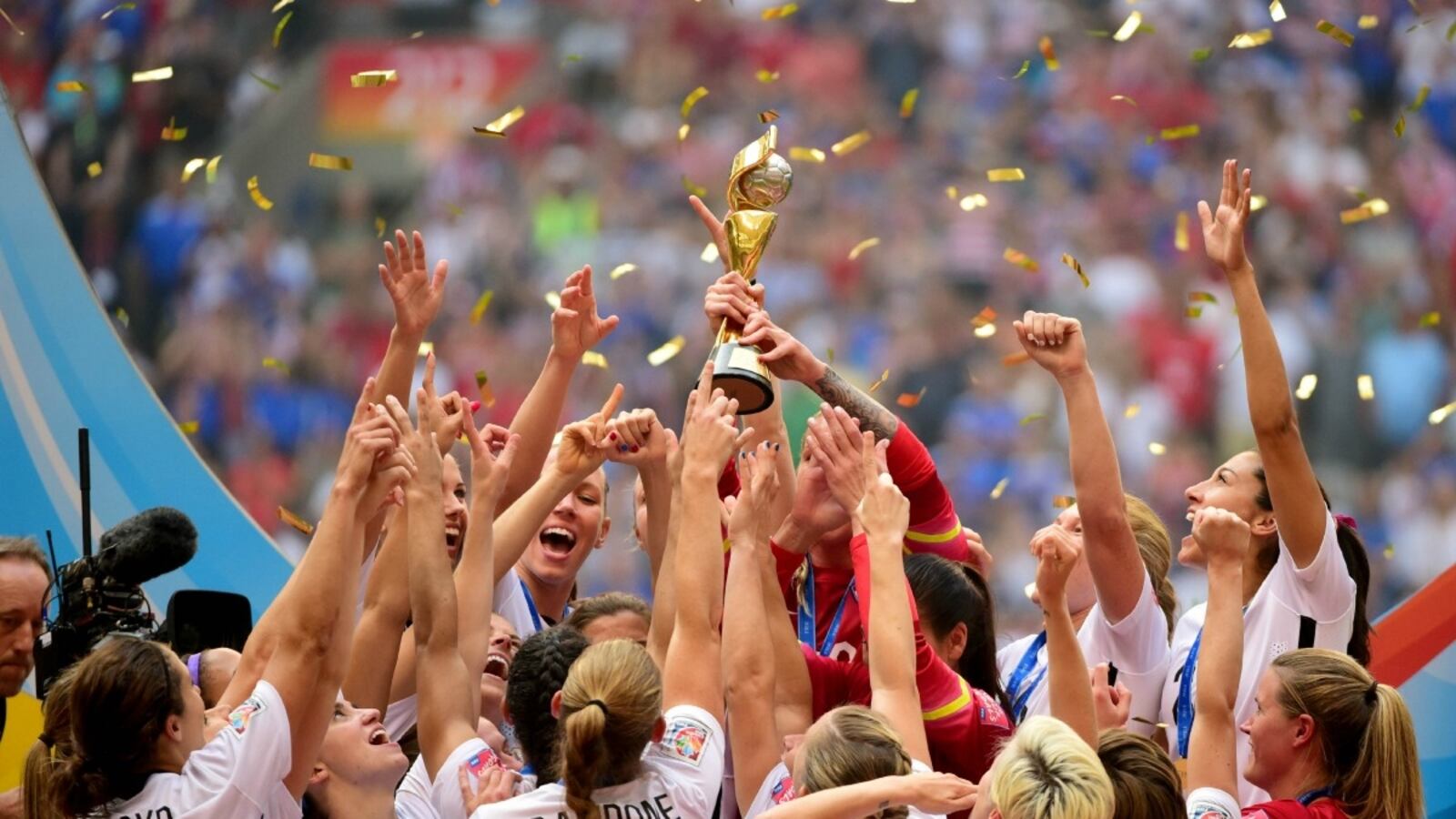 cheats/2015/07/06/women-s-world-cup-breaks-u-s-tv-record/150607-womens-cup_n1embs