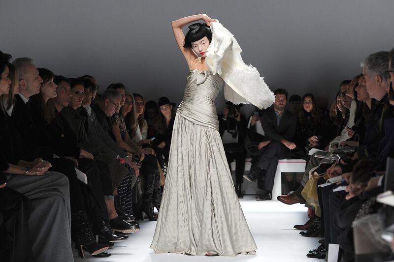 galleries/2014/01/22/from-chanel-to-atelier-versace-the-best-of-paris-couture/140122-best-of-couture-schiaparelli_s9xgxq