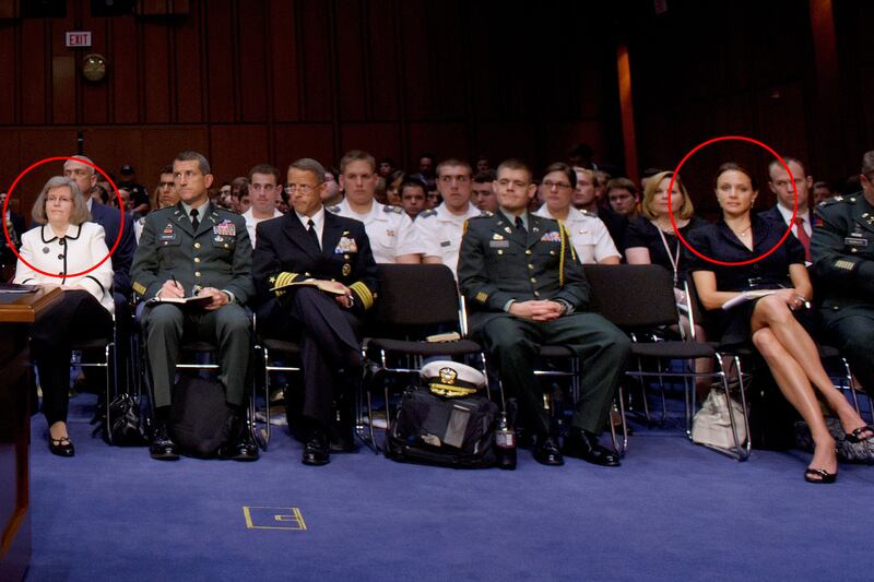 galleries/2012/11/12/when-the-mistress-meets-the-mrs-paula-broadwell-holly-petraeus-more-photos/petraeus-broadwell-mrs-meets-mistress_lhhmky