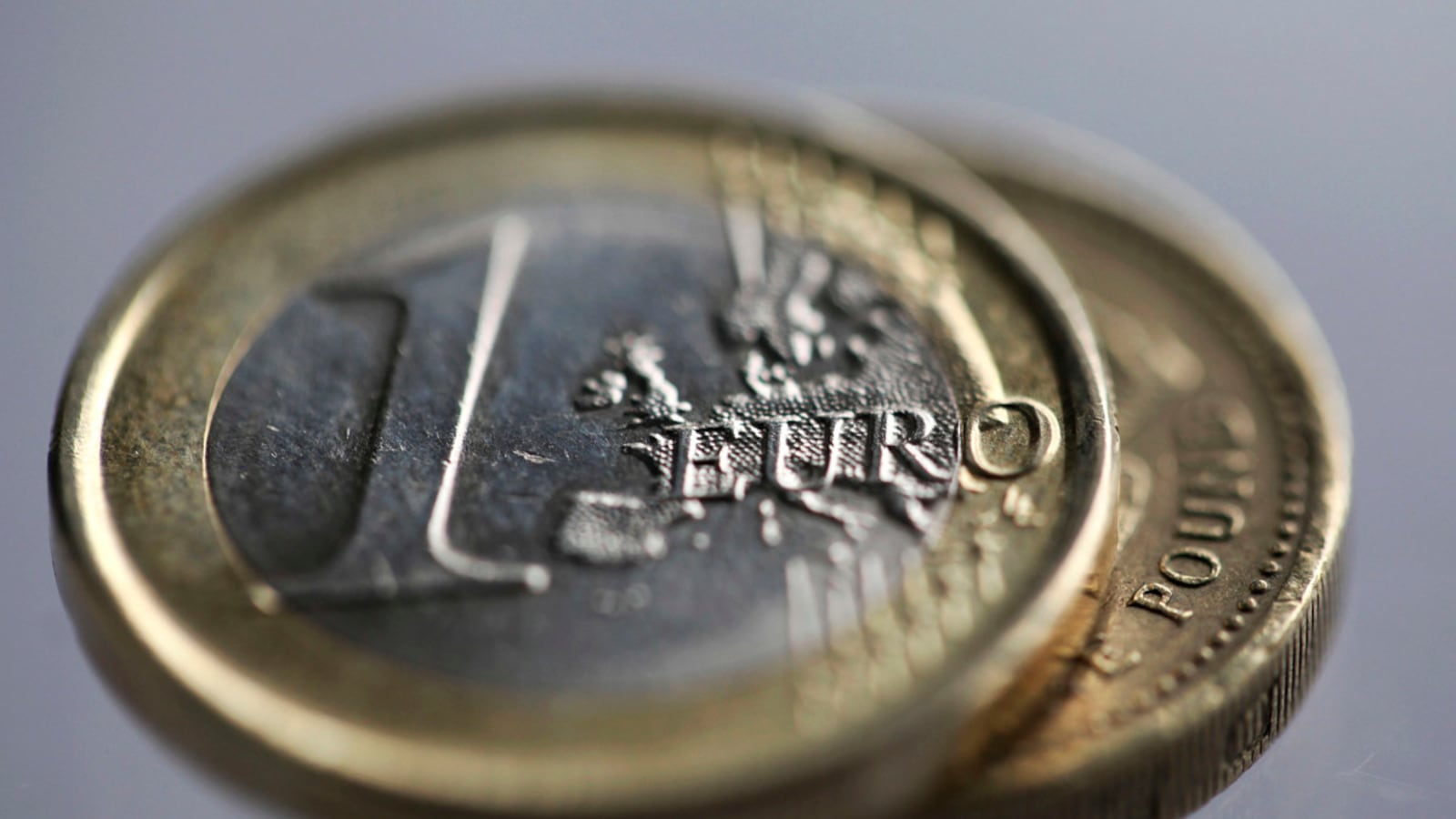 cheats/2012/07/23/euro-drops-to-11-year-low/euro-banks-agency-cheat_ecom2b