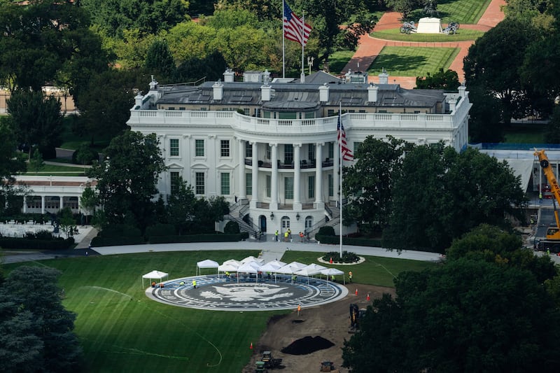 white house helipad south lawn