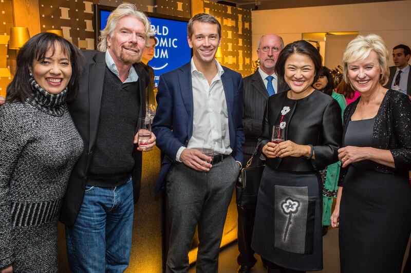 galleries/2014/01/23/tina-brown-and-credit-suisse-host-women-of-impact-dinner-in-davoss-photos/140123-brown-davos8_zlygtj