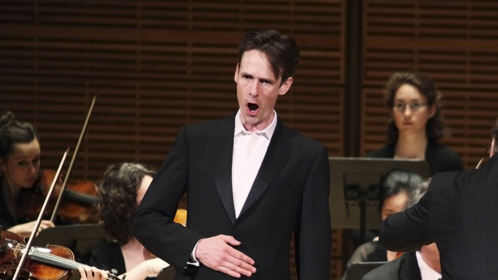 articles/2015/03/11/warming-to-schubert-s-winter-song/150310-ferri-bostridge-tease_cdkxae