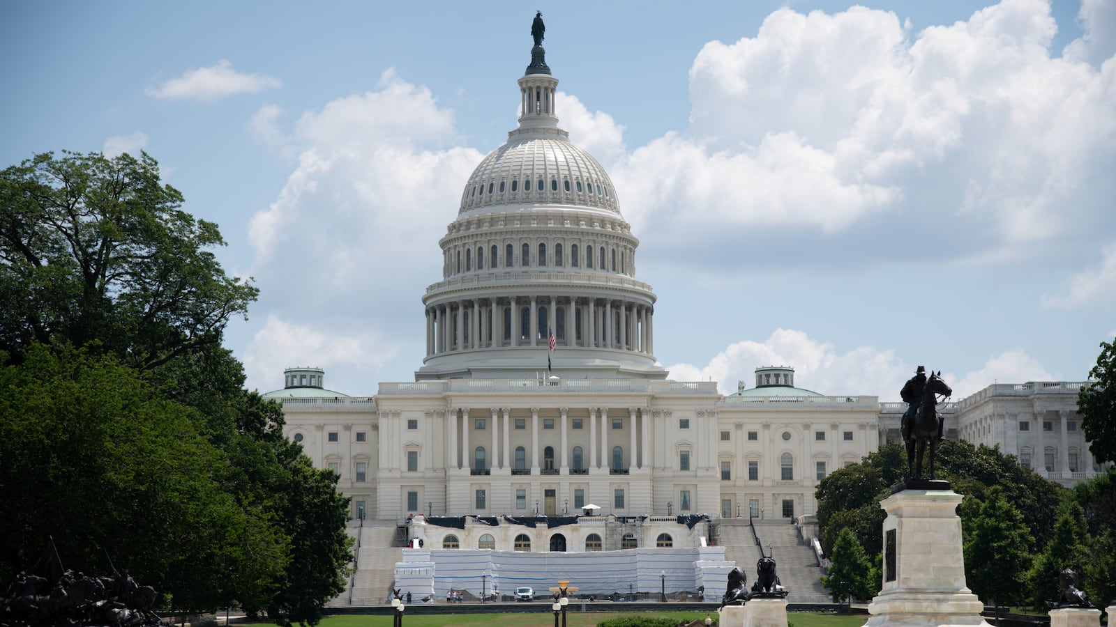 2020-07-04T150718Z_1771503498_MT1SIPA000MLF4V8_RTRMADP_3_SIPA-USA_baqs1p