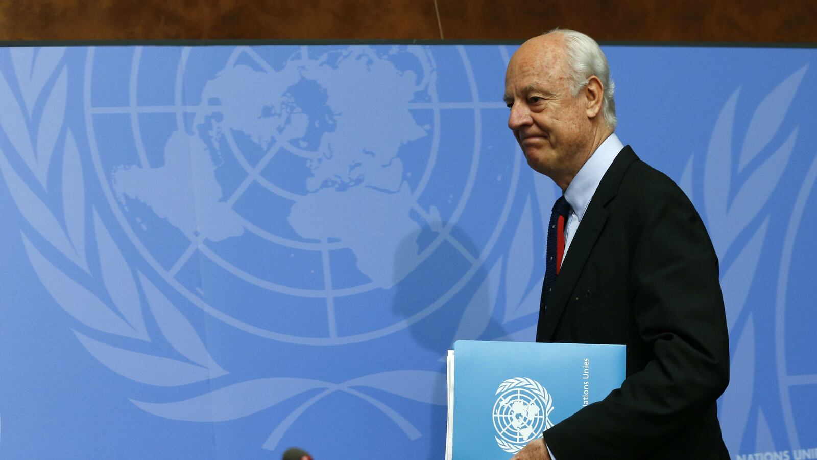 cheats/2015/11/11/russia-to-propose-new-syria-constitution/151111-russia-peace-plan-staffan-de-mistura-cheat_ie2xbo