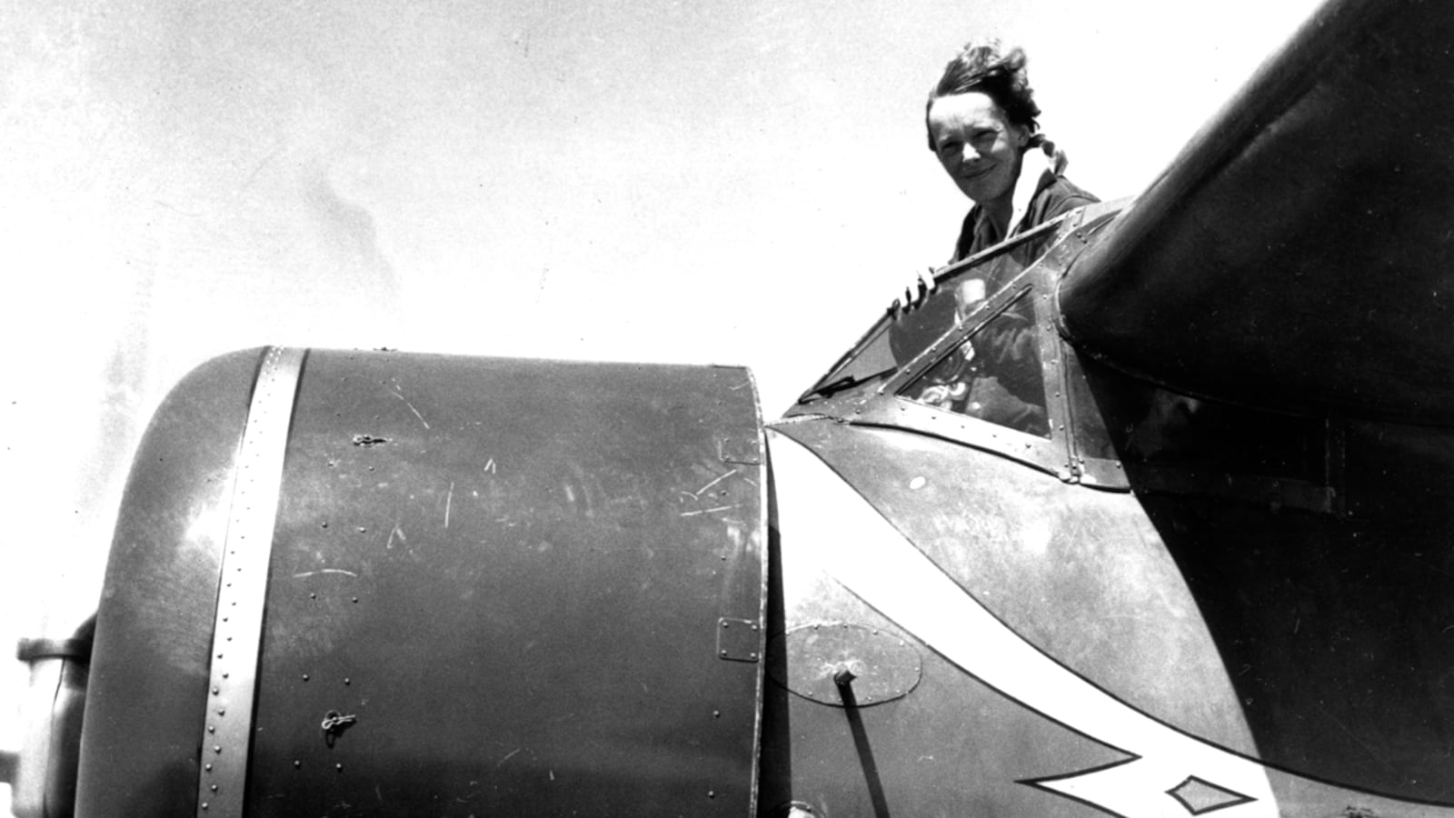 articles/2012/08/17/amelia-earhart-new-documentary-searches-underwater-for-pilot-and-her-plane/mendelsohn-amelia-earhart-tease_dslz8g