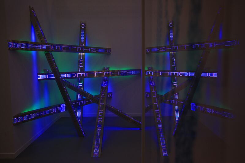 galleries/2013/05/10/scenes-from-frieze-art-fair-new-york-2013-photos/frieze-scene-3_v3xvvx