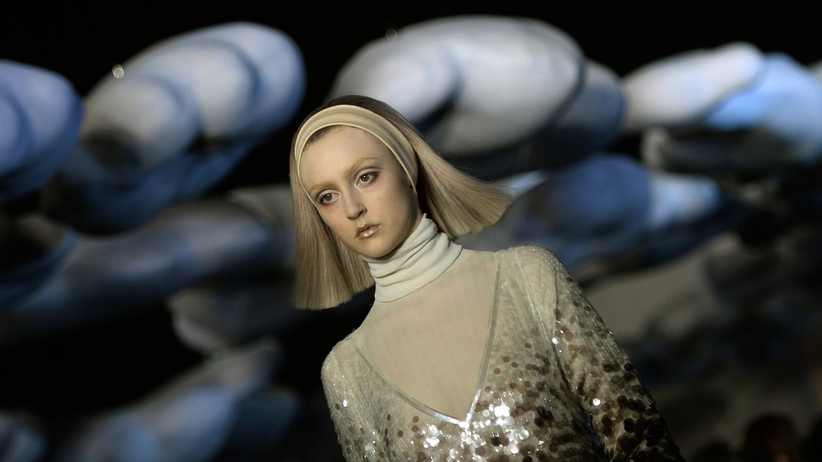 articles/2014/02/14/marc-jacobs-is-on-cloud-nine-at-new-york-fashion-week/140213-cunningham-marc-tease_cf9q3x