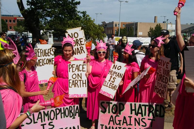 articles/2016/07/18/muslim-doctors-to-trump-fans-we-ll-treat-you-even-if-you-hate-us/160717-_Mak-Cleveland-Protesters-embed_ufkk7b