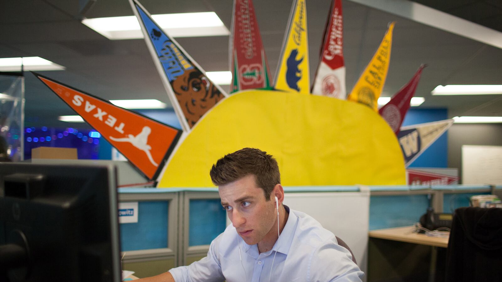 articles/2013/08/21/linkedin-and-the-internet-s-new-organization-kids/130820-Gross-linkedin-tease_wpkdgz