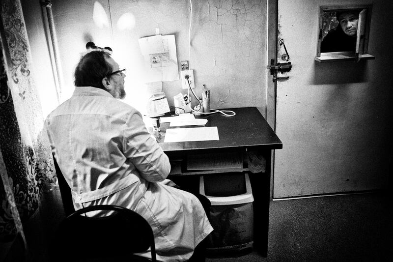 galleries/2013/07/01/inside-russia-s-hospitals-of-last-resort-photos/130628-friedman-hospital09_mfjgdw