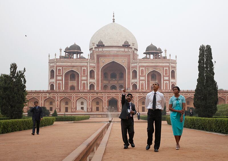 galleries/2010/12/29/the-year-in-pictures-2010/year-in-pictures---obama-india_oitwgg
