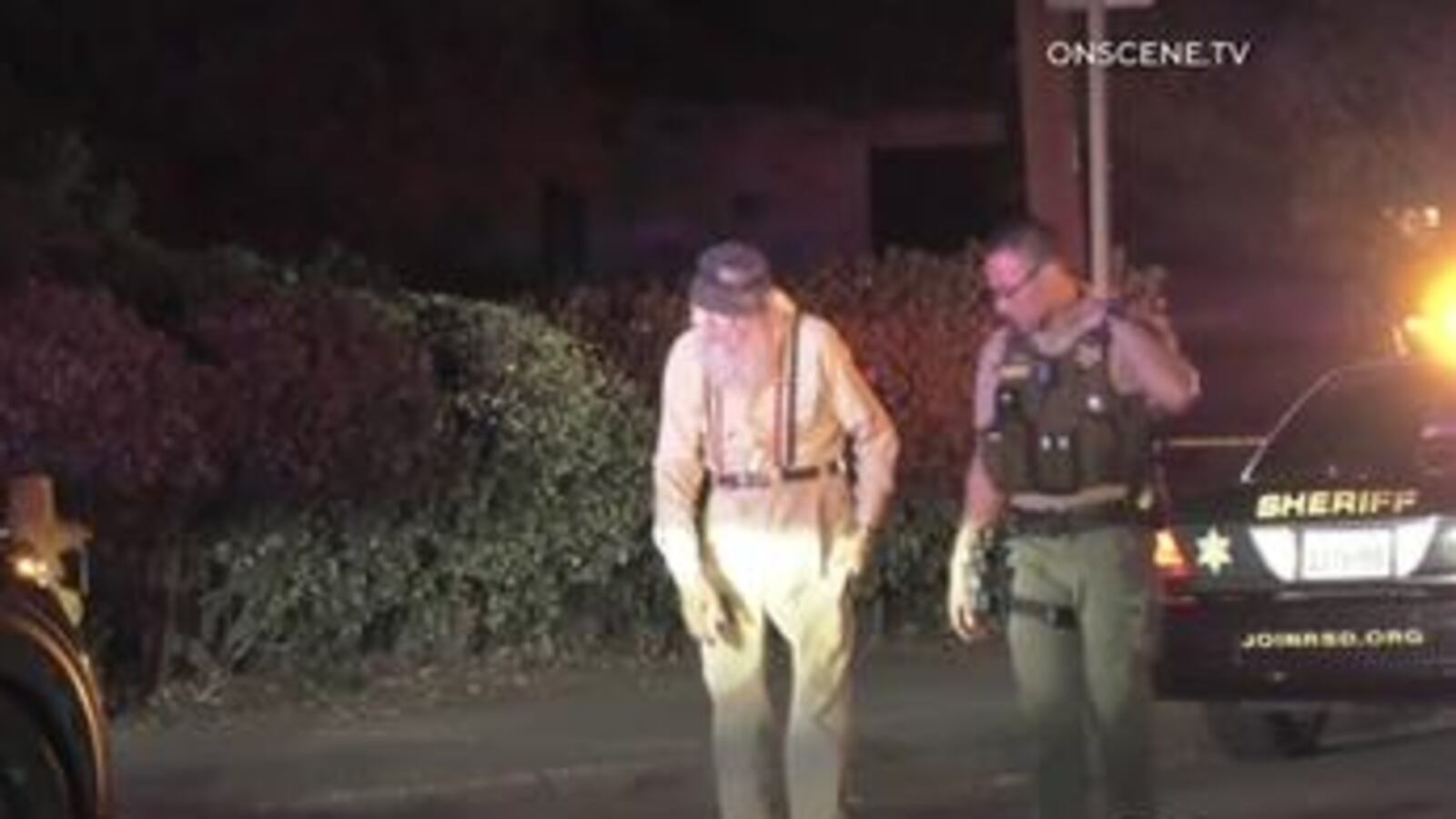 FWg-sOpWAAAZUl8_q4qoau