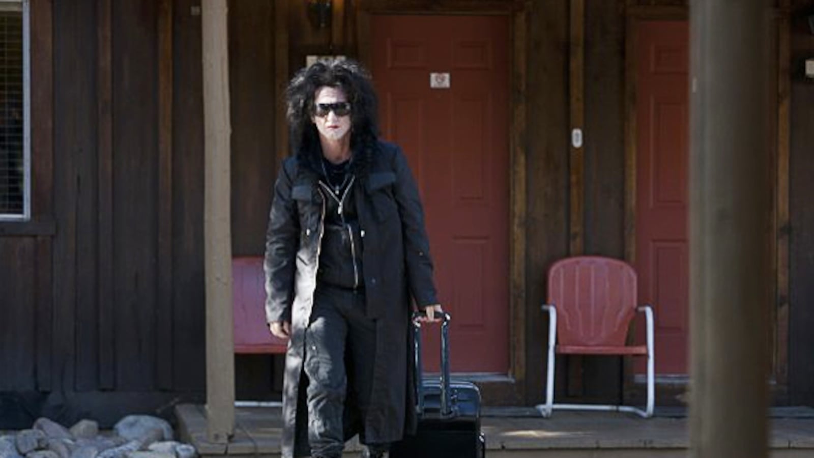 articles/2012/01/22/sean-penn-rocks-out-in-this-must-be-the-place/sean-penn-sundance-2012-lee_e9vsjh
