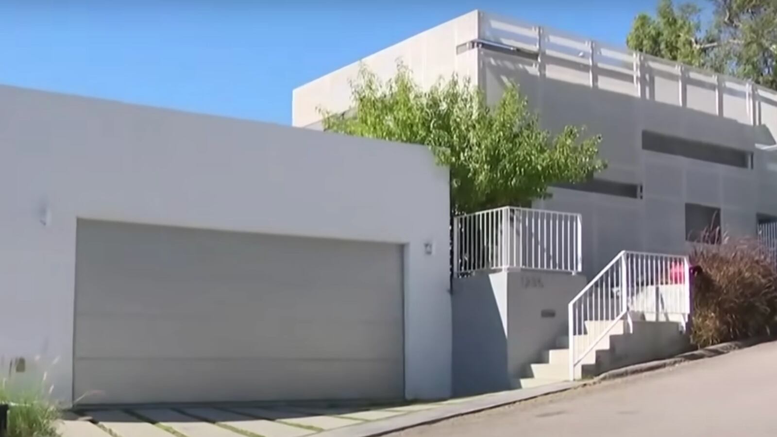 The home in Brentwood where Elizabeth Hirschhorn spent months living rent-free.