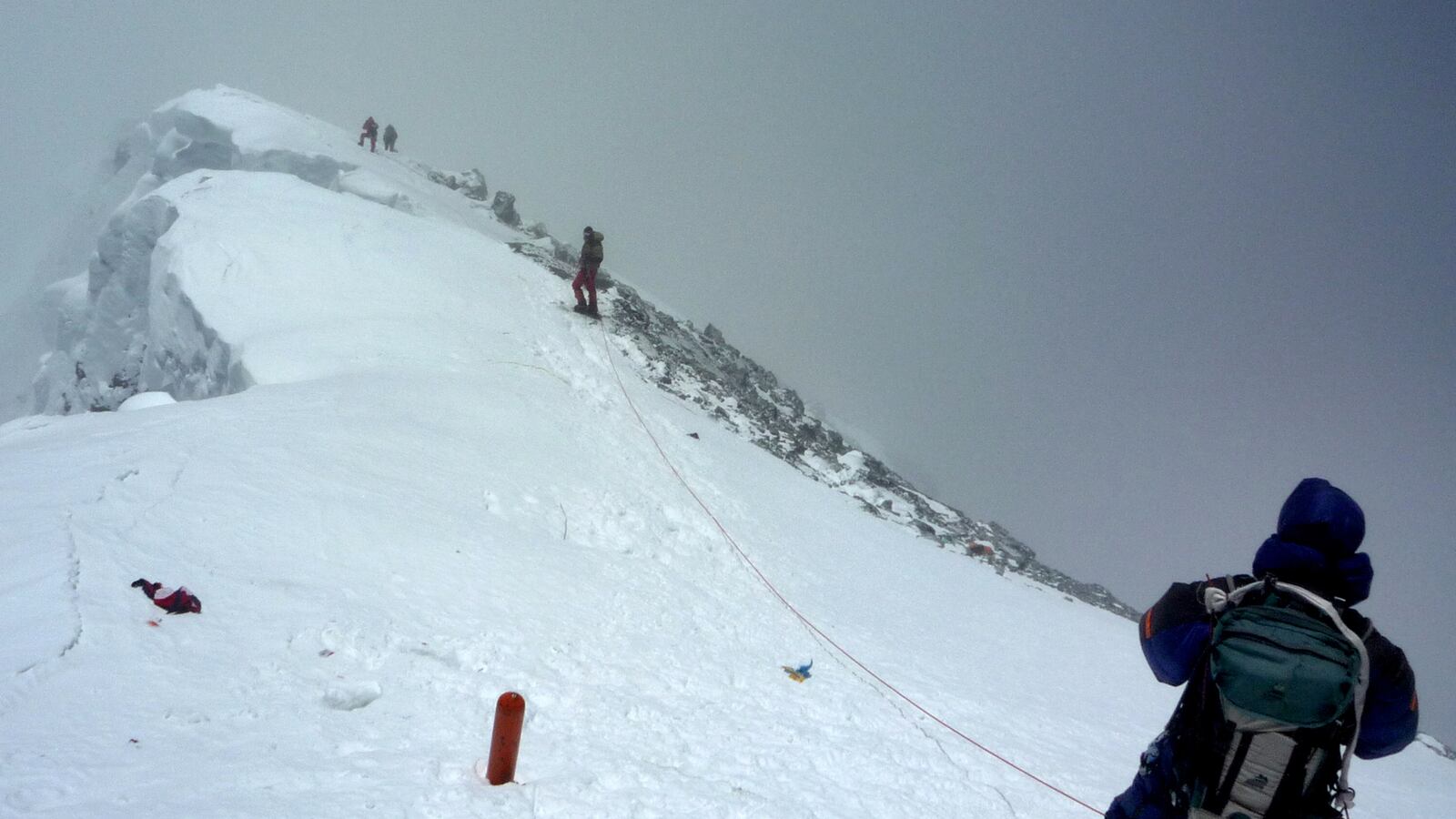 cheats/2012/05/22/fourth-body-found-on-everest/mount-everest-deaths-cheat_imqcdm