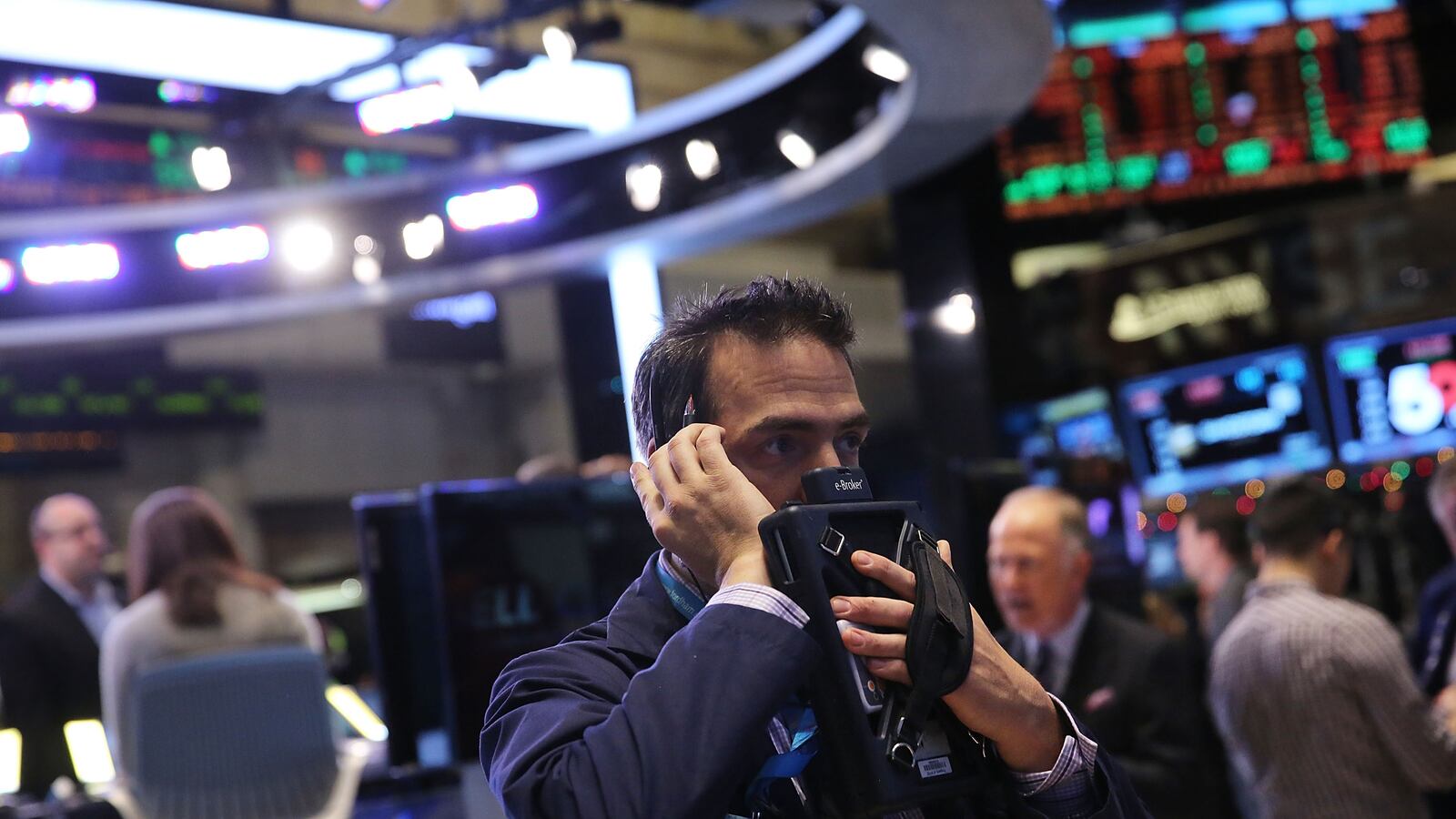 cheats/2013/12/09/stocks-close-on-new-high/131209-stock-market-cheat_g1n84q