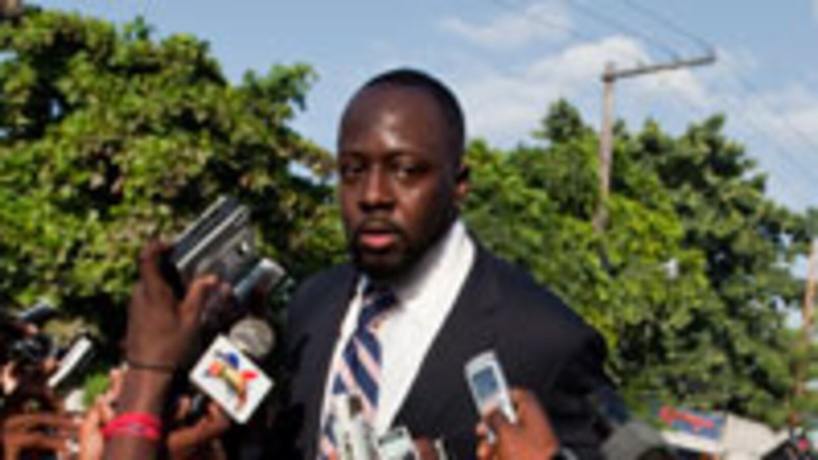 cheats/2010/08/19/wyclef-ineligible-for-haiti-run/wyclef-jean_udz3pw