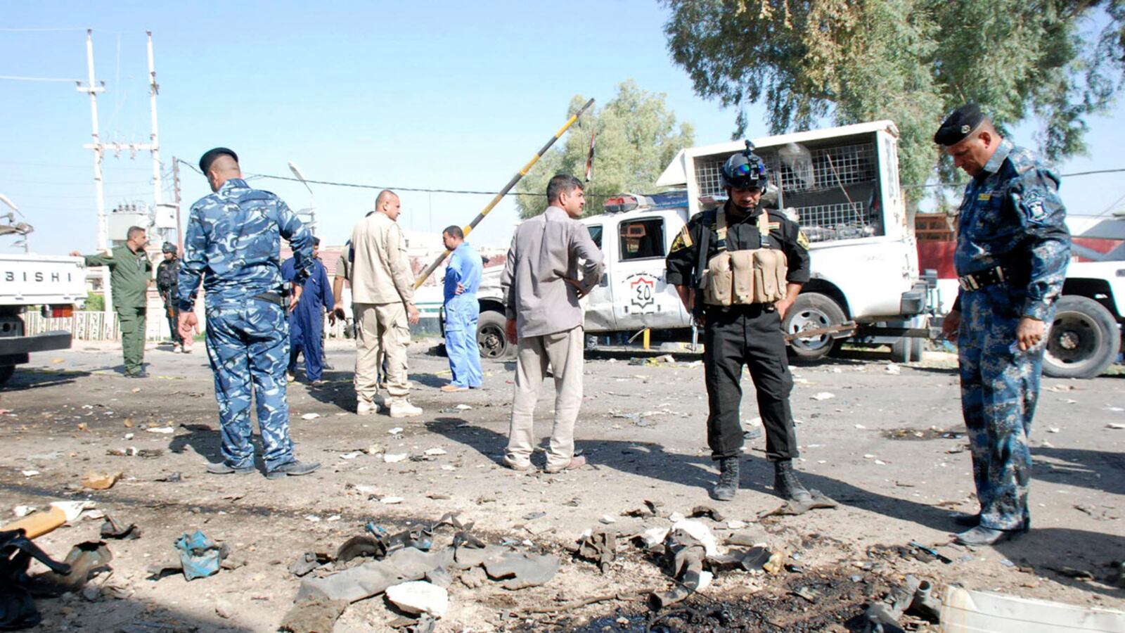cheats/2012/09/30/iraqi-bomb-attacks-kill-17/car-bombs-across-iraq-cheat_obkkek