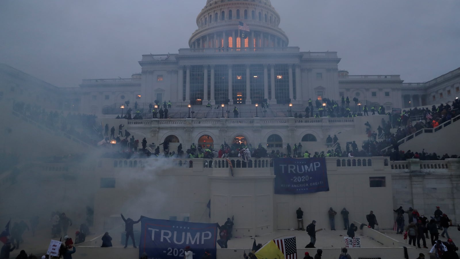 2021-04-26T144640Z_1838742308_RC2Q3N9CE3J2_RTRMADP_3_USA-PROUDBOYS-FBI_hp9jqr