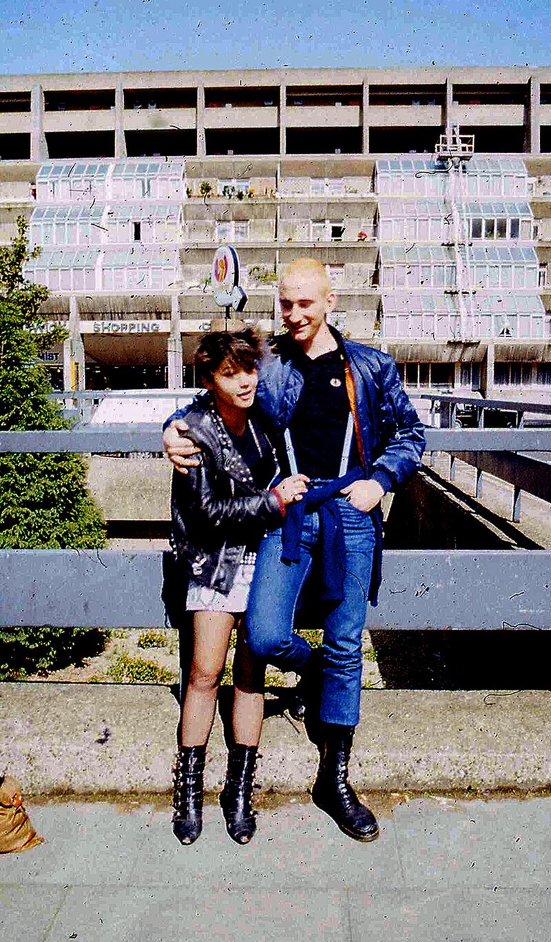 galleries/2015/01/22/go-ahead-punk-britain-s-fashion-revolution/150121-six-decades-fashion-03_nbhpom