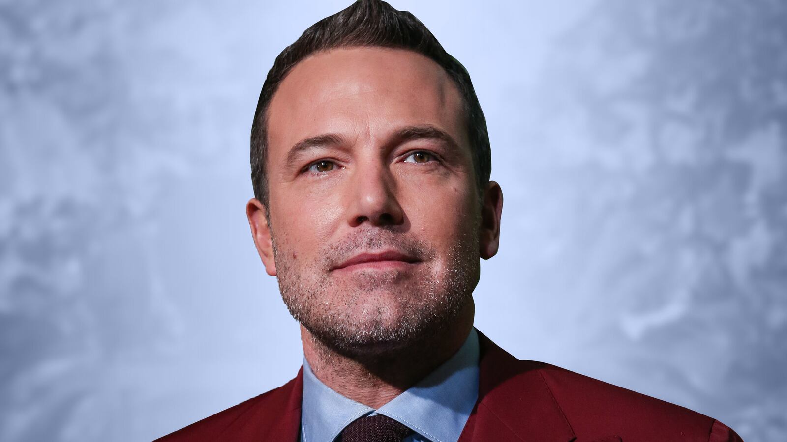 200219-bradley-affleck-tease2_vd5jdh