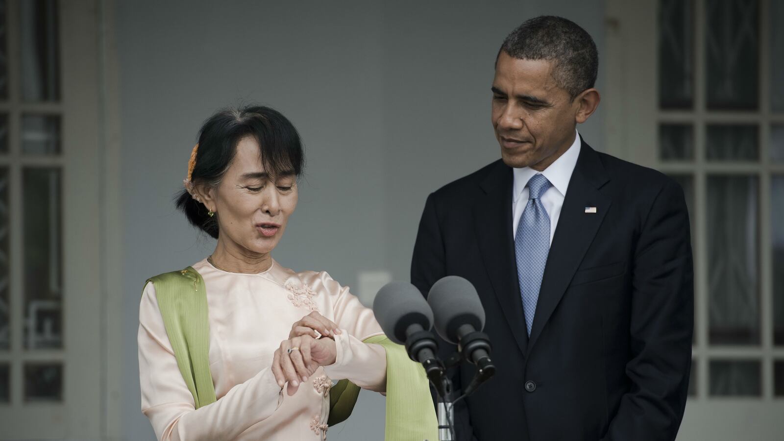 cheats/2014/11/14/obama-suu-kyi-urge-more-burma-reforms/141114-obama-suu-kyi-cheat_pawmdo