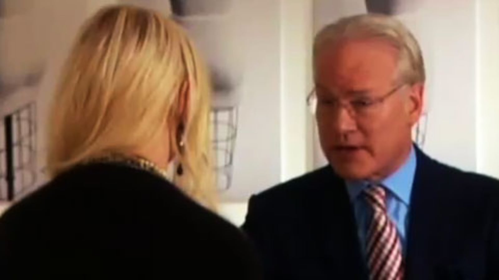 videos/2010/10/26/tim-gunn-on-gossip-girl/gossipgirl-tim-gunn-120_uyw9iq