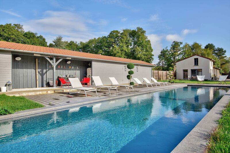 180204-mcnearney-omg-i-want-this-house-france-1_ejhudr