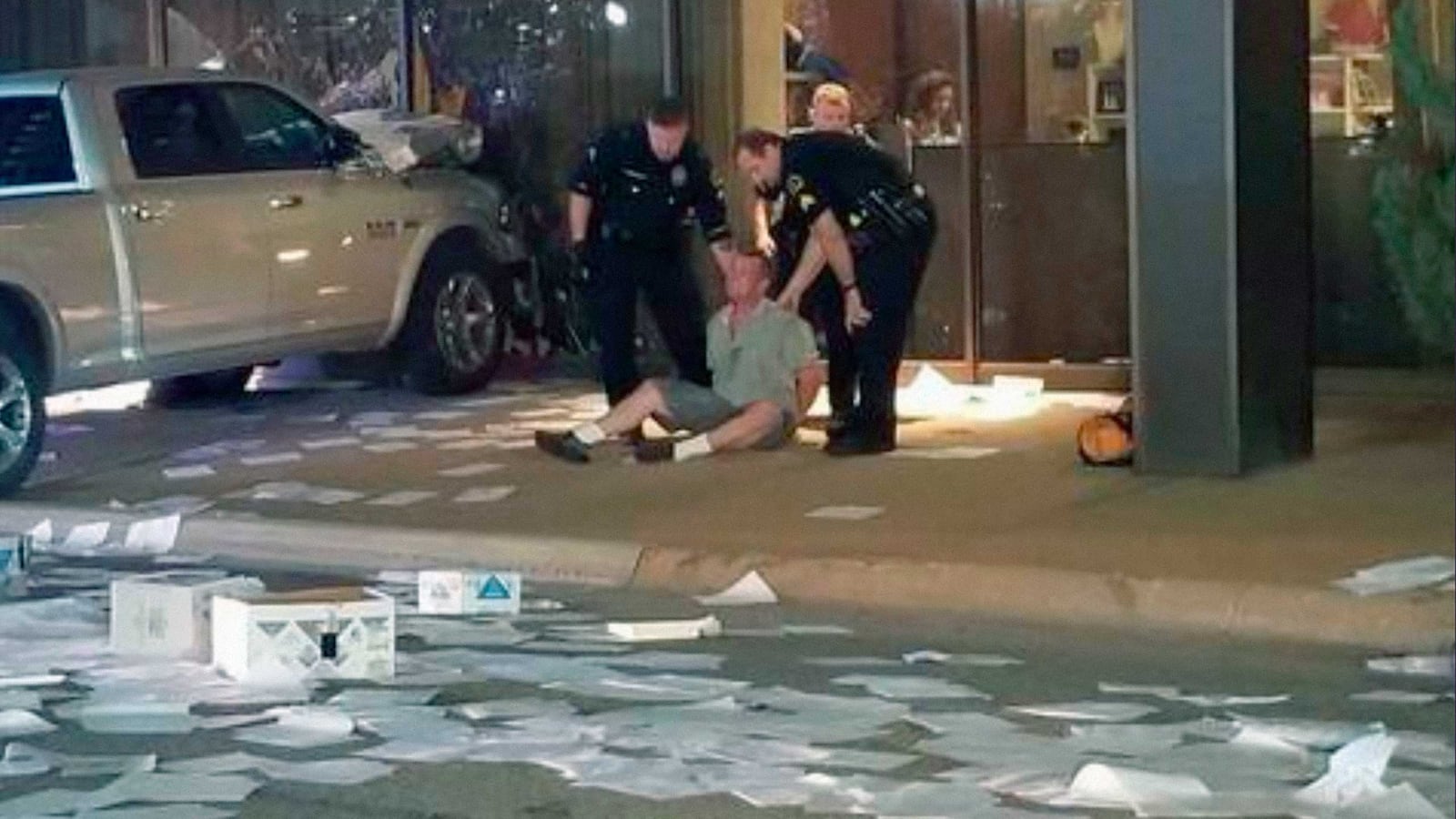 190905-weill-texas-fox-truck-crash-hero_b5sle8