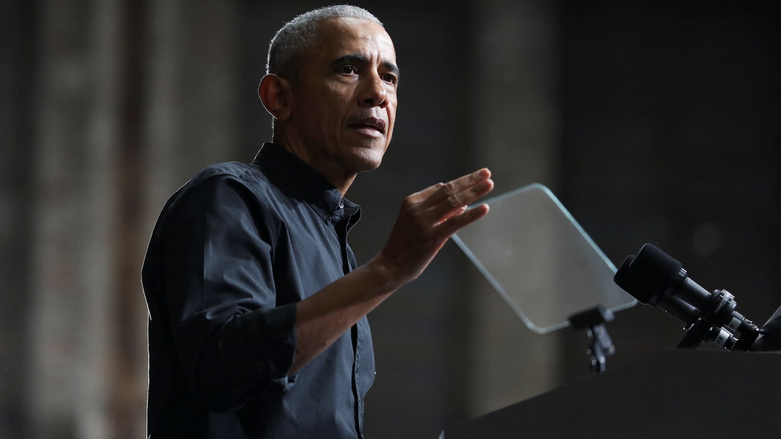 2022-12-02T013354Z_721187608_RC2BXX9XWOIU_RTRMADP_3_USA-ELECTION-GEORGIA-OBAMA_mjv73h