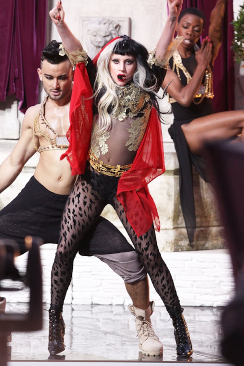 galleries/2011/05/12/cannes-2011-red-carpet/cannes-2011-red-carpet---gaga_evftjy