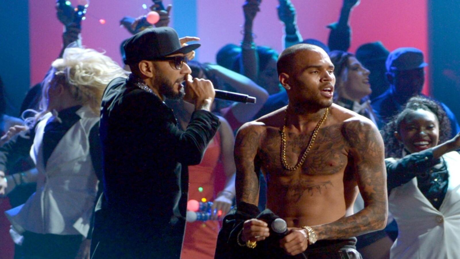 cheats/2012/11/25/chris-brown-attacks-jenny-johnson/chris-brown-twitter-fight_htbsex