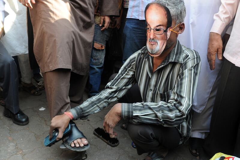 articles/2012/01/22/jaipur-saga-bigger-than-assassination-threats-against-salman-rushdie/jaipur-rushdie-teaser_wv10pl