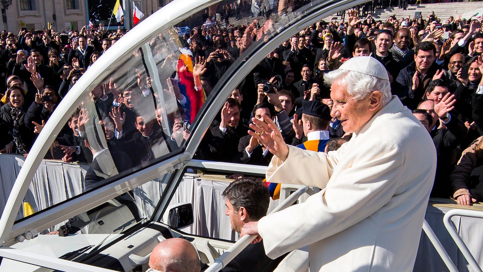articles/2013/02/27/pope-benedict-xvi-bids-farewell-to-faithful-and-critics/130227-pope-last-day-nadeau-tease_mg9vru