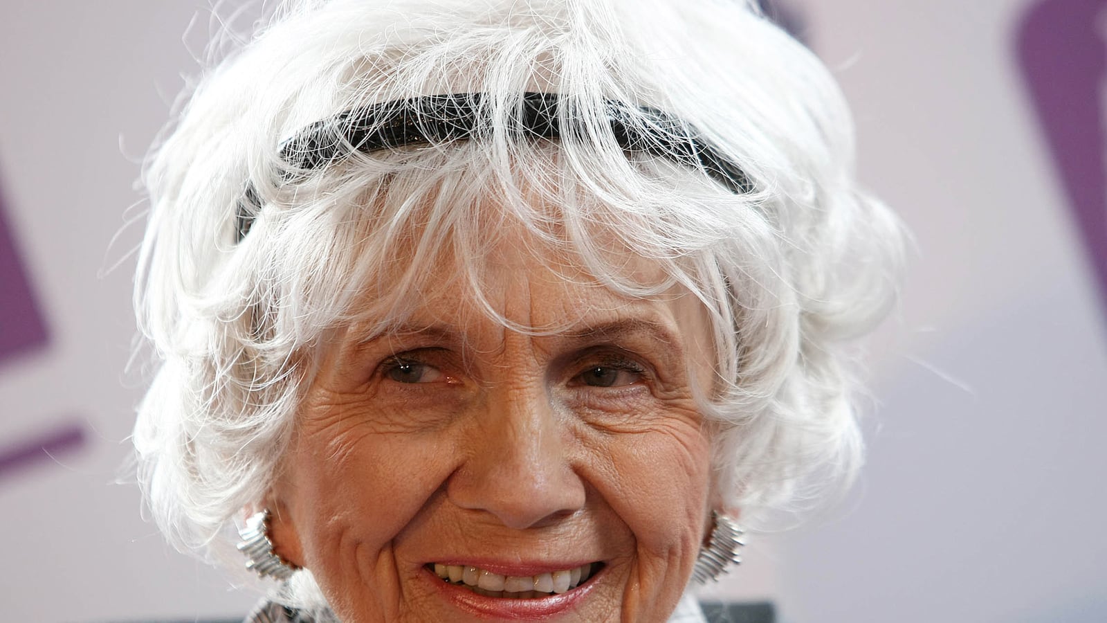 articles/2013/10/10/60-second-guide-to-alice-munro-2013-winner-of-nobel-prize-for-literature/131010-alice-munro-so-tease_gfpz0t