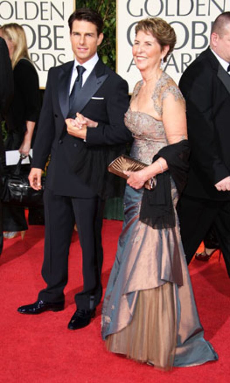 galleries/2010/05/06/celebrity-momma-s-boys/mamas-boys---cruise_v7mdcv